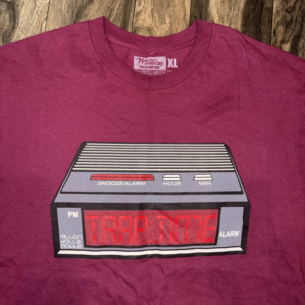 Million Dollar Motive Graphic Print Men's XL T-Shirt Trap Time Clock Maroon City
